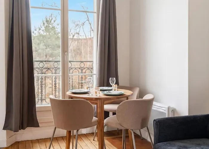 Elegant Deux Pieces - 15e Апартаменты *