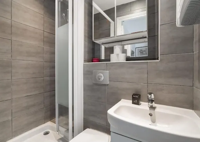 Elegant Deux Pieces - 15e *